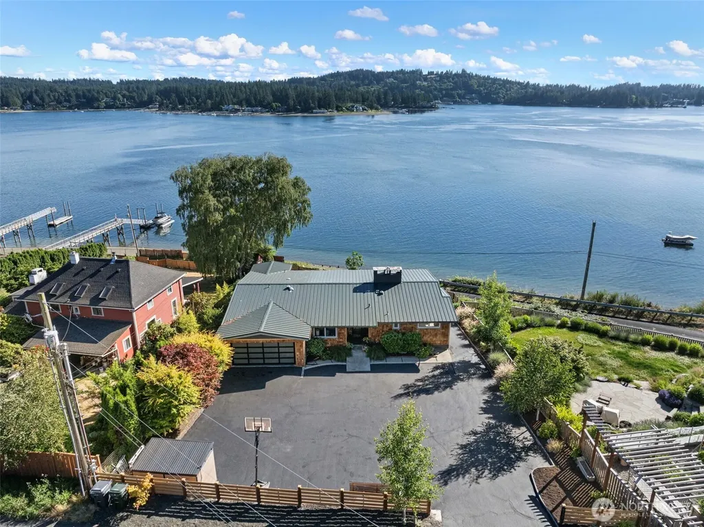 6139 Cromwell Dr NW Gig Harbor WA 98335