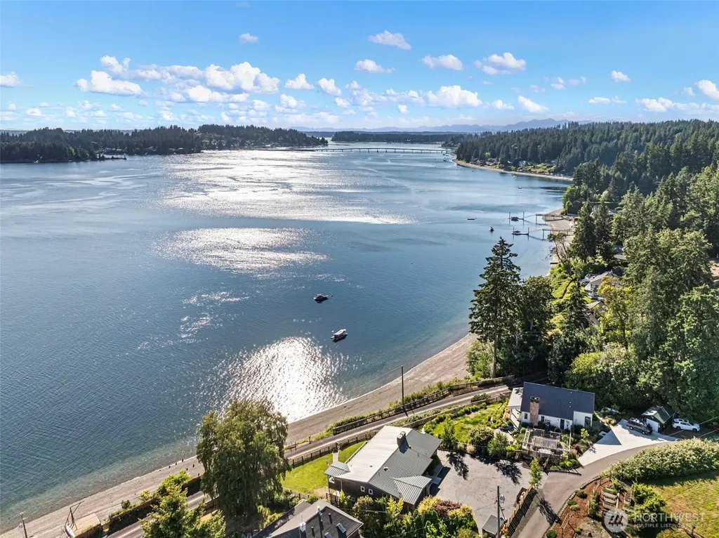 6139 Cromwell Dr NW Gig Harbor WA 98335