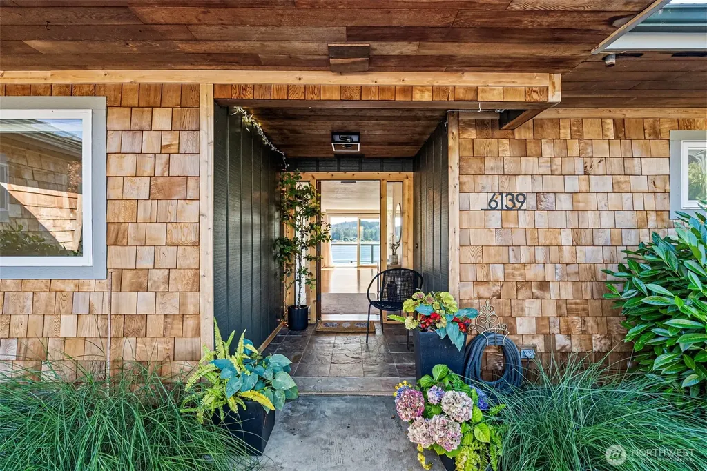 6139 Cromwell Dr NW Gig Harbor WA 98335