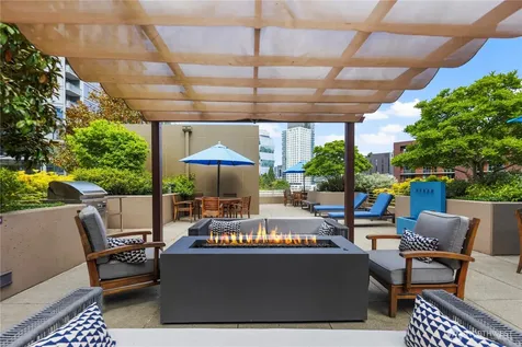 900 Lenora Street Seattle WA 98121