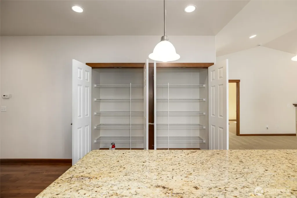 1894 Silver Loop Mount Vernon WA 98274