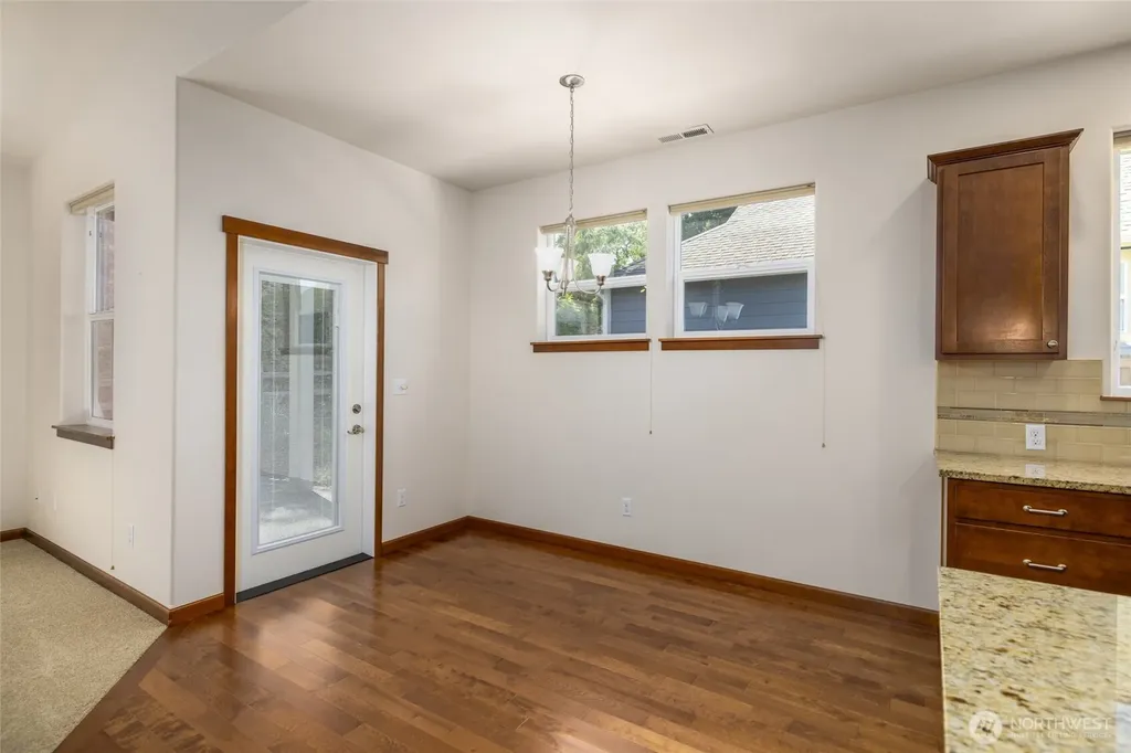 1894 Silver Loop Mount Vernon WA 98274