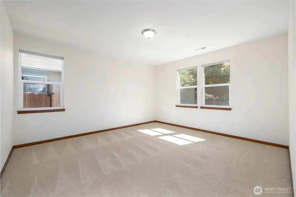 1894 Silver Loop Mount Vernon WA 98274