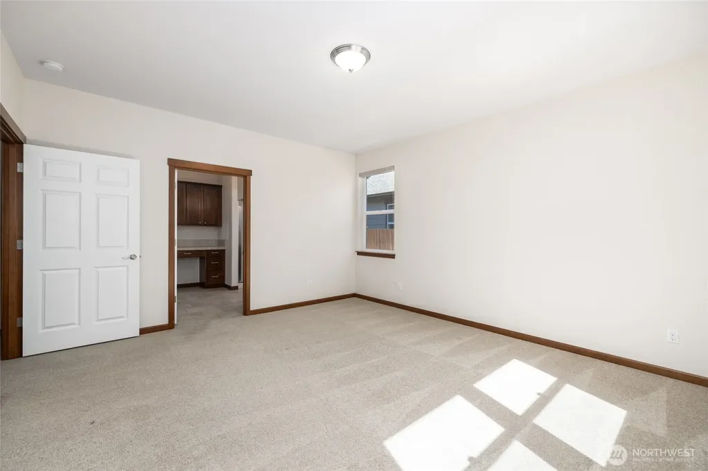 1894 Silver Loop Mount Vernon WA 98274