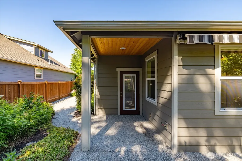 1894 Silver Loop Mount Vernon WA 98274