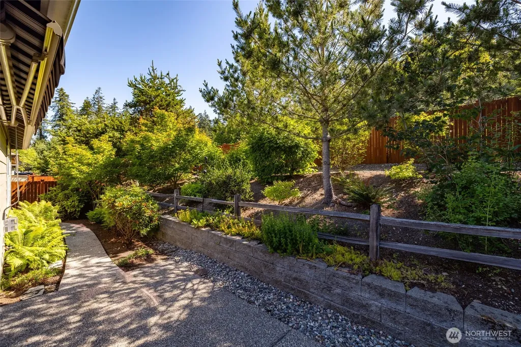 1894 Silver Loop Mount Vernon WA 98274