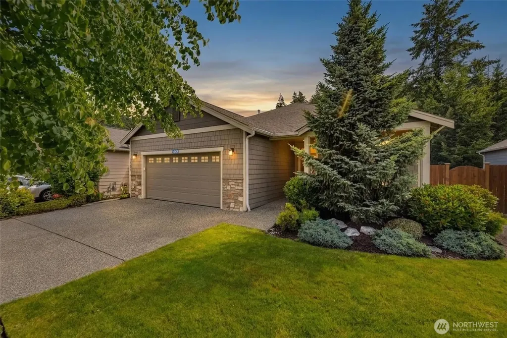 1894 Silver Loop Mount Vernon WA 98274