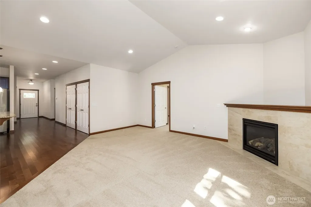 1894 Silver Loop Mount Vernon WA 98274