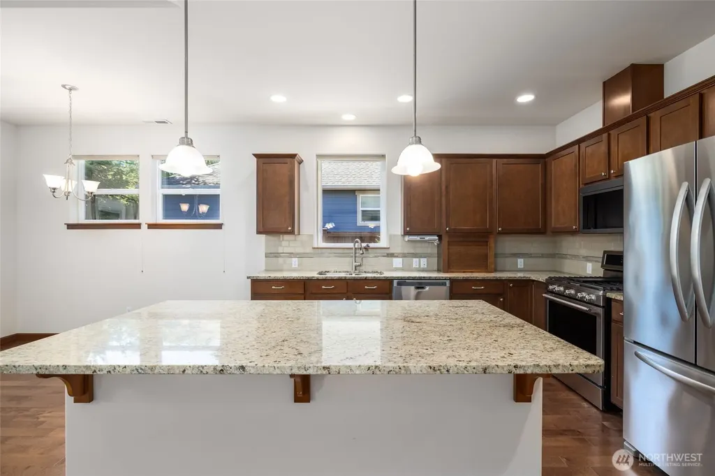 1894 Silver Loop Mount Vernon WA 98274
