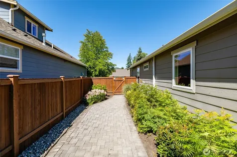 1894 Silver Loop Mount Vernon WA 98274