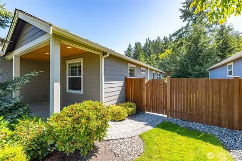 1894 Silver Loop Mount Vernon WA 98274