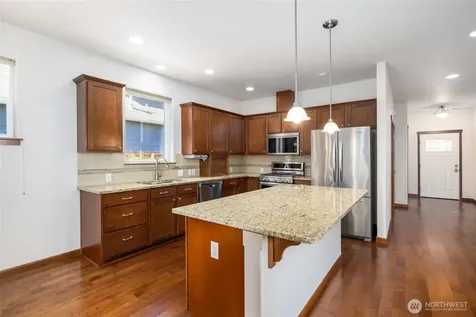 1894 Silver Loop Mount Vernon WA 98274