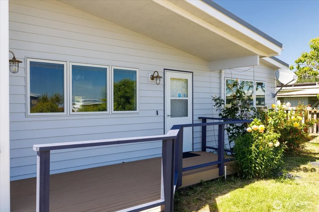 2169 Mariner Beach Drive Oak Harbor WA 98277