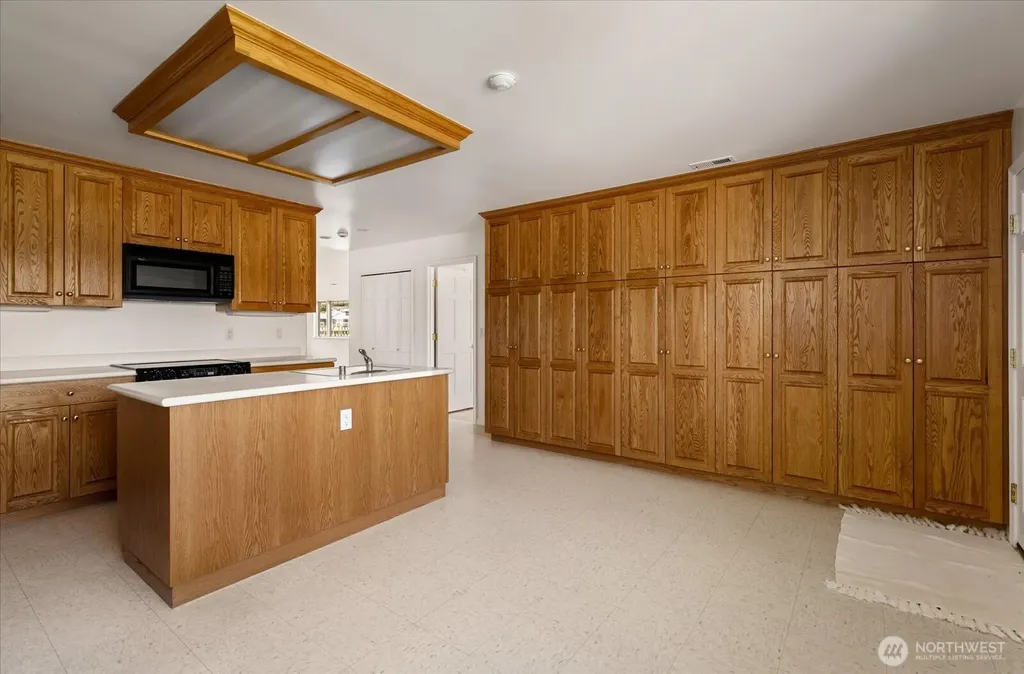 2169 Mariner Beach Drive Oak Harbor WA 98277