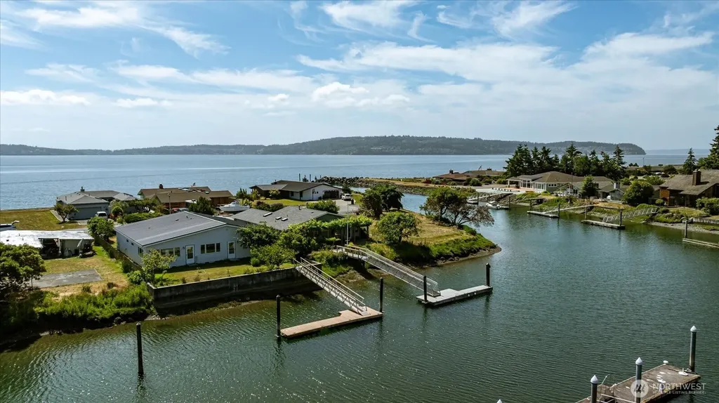 2169 Mariner Beach Drive Oak Harbor WA 98277