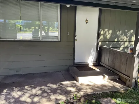 9618 Holly Drive Everett WA 98204