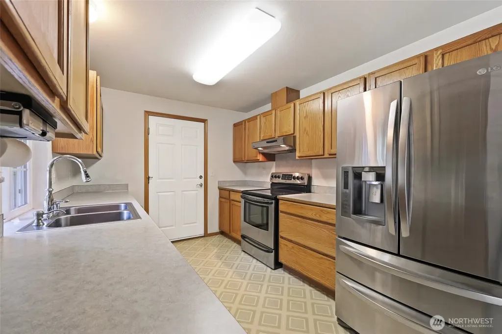 506 Nieland Loop SE Rainier WA 98576