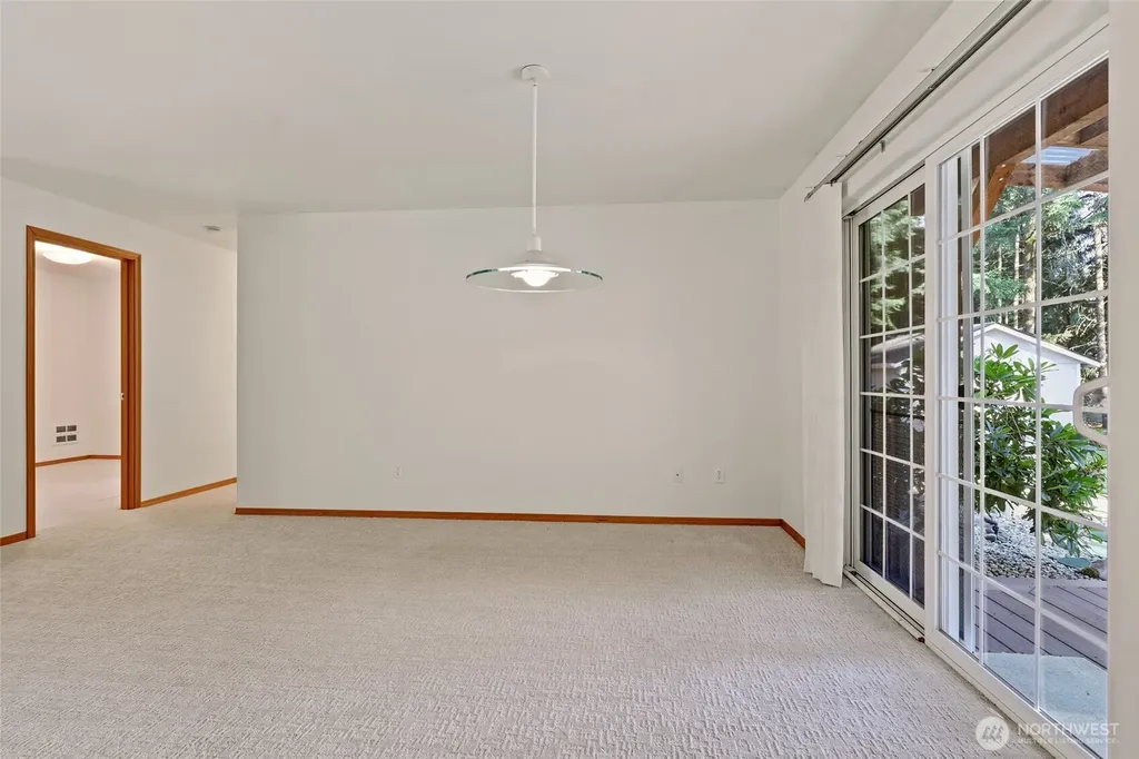 506 Nieland Loop SE Rainier WA 98576