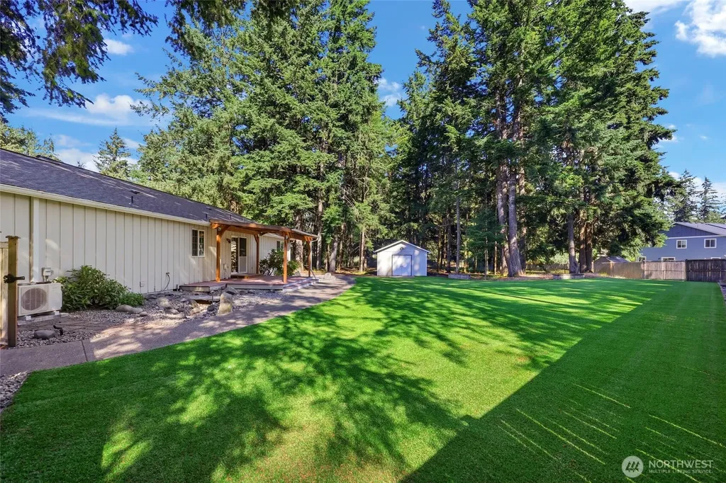 506 Nieland Loop SE Rainier WA 98576