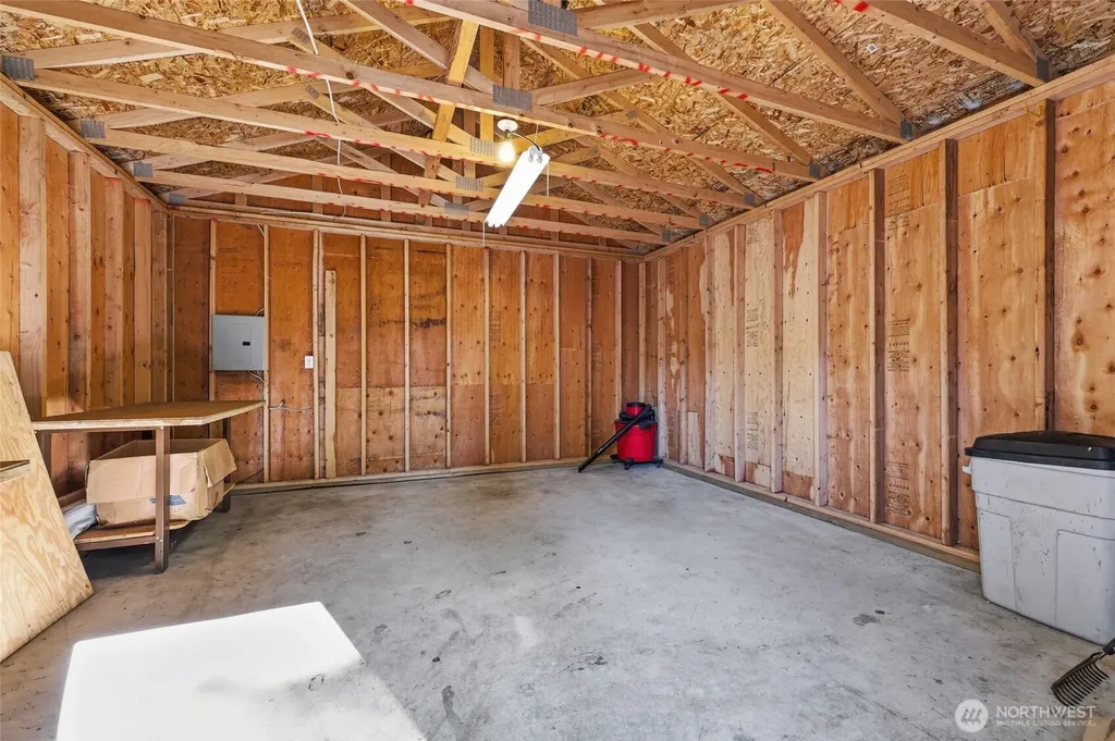 506 Nieland Loop SE Rainier WA 98576