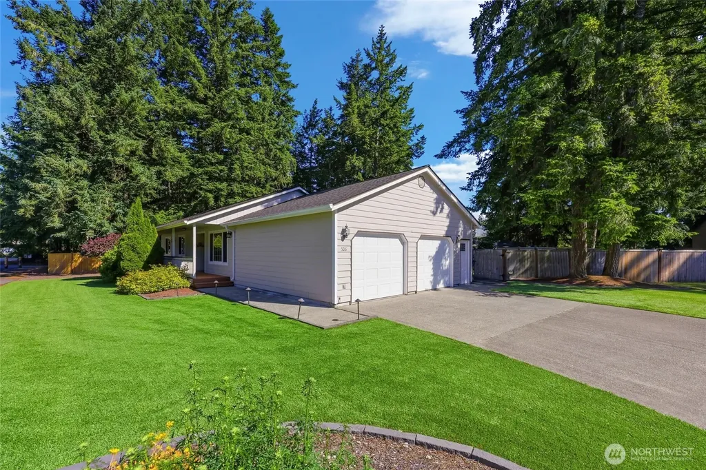 506 Nieland Loop SE Rainier WA 98576