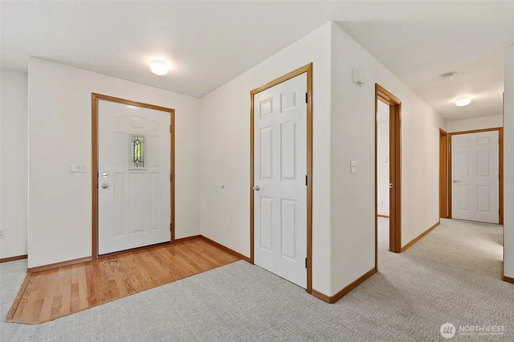 506 Nieland Loop SE Rainier WA 98576