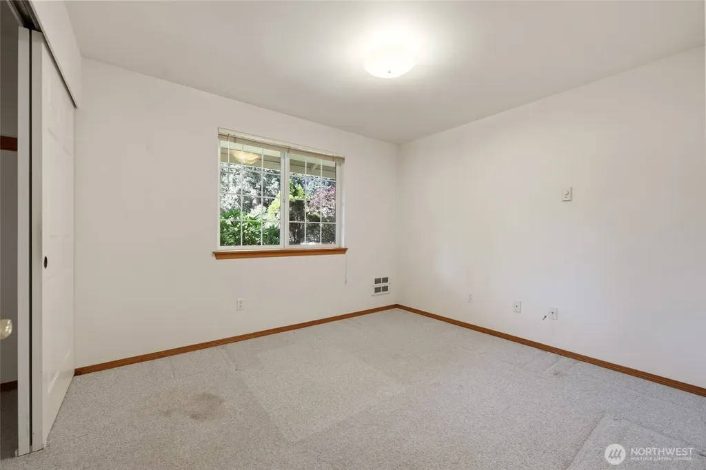 506 Nieland Loop SE Rainier WA 98576