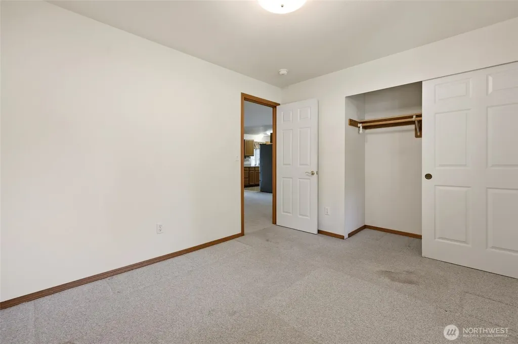506 Nieland Loop SE Rainier WA 98576