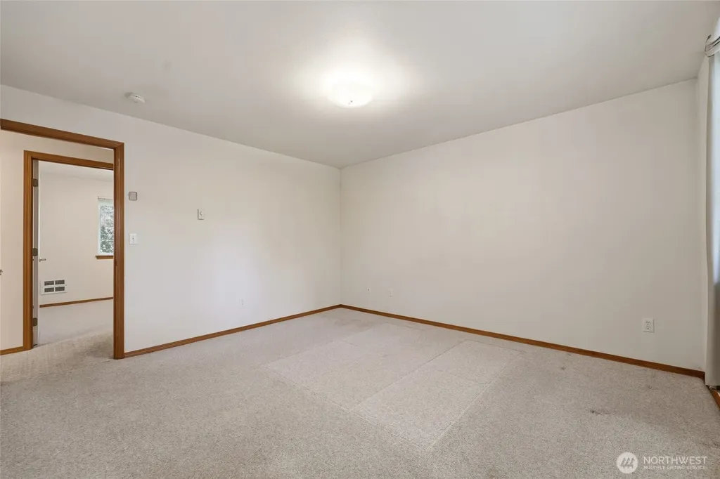 506 Nieland Loop SE Rainier WA 98576