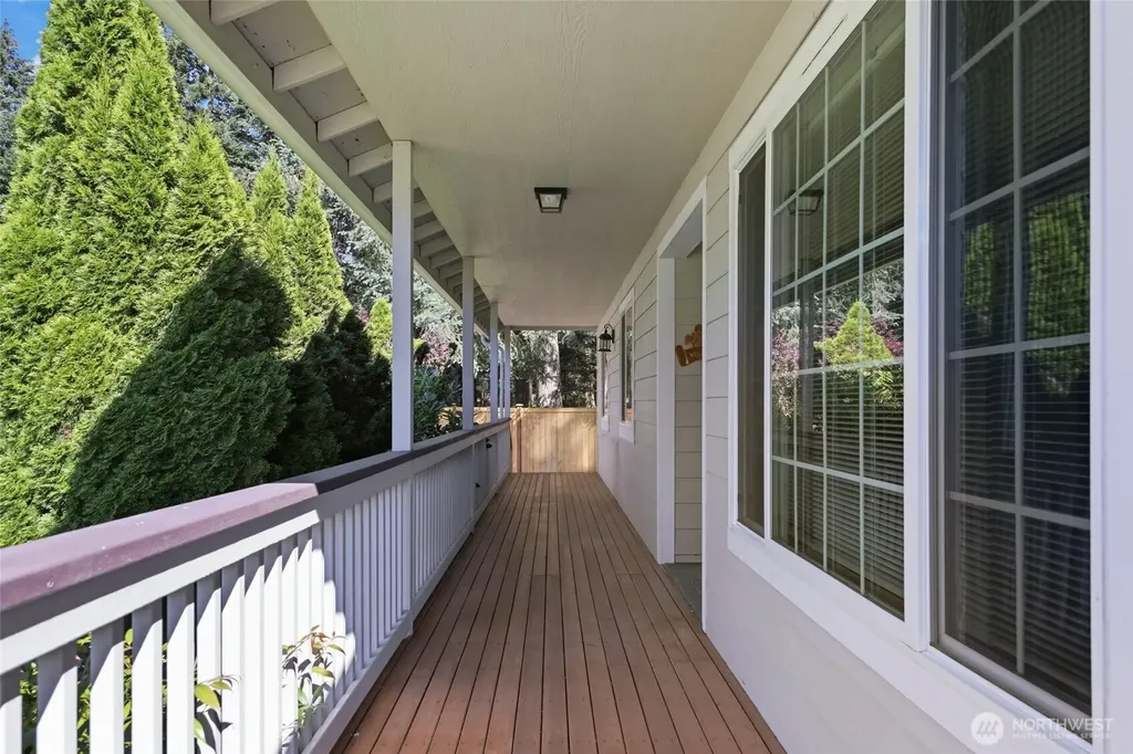 506 Nieland Loop SE Rainier WA 98576