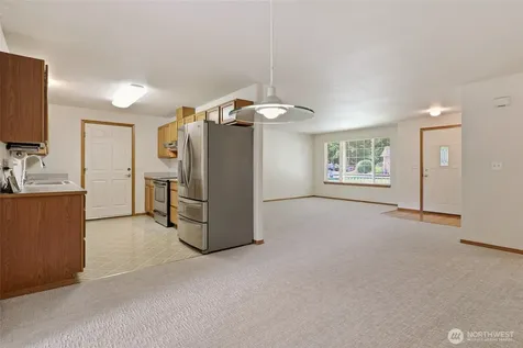 506 Nieland Loop SE Rainier WA 98576