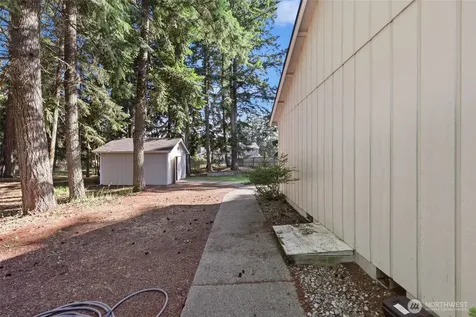 506 Nieland Loop SE Rainier WA 98576