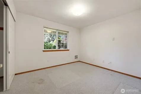 506 Nieland Loop SE Rainier WA 98576