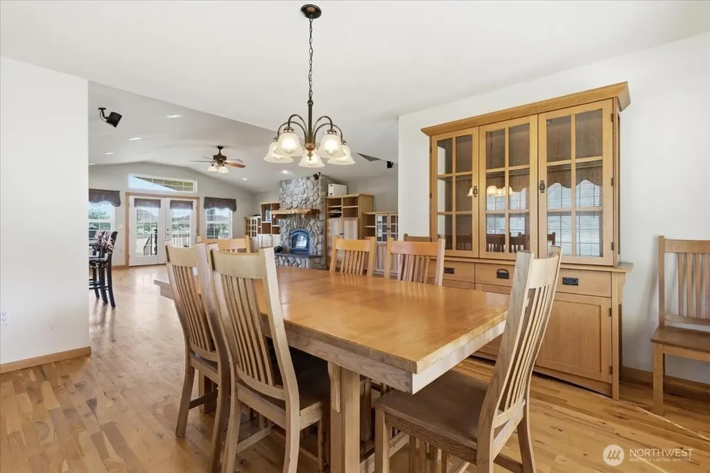 55212 Bay Area Drive Electric City WA 99123