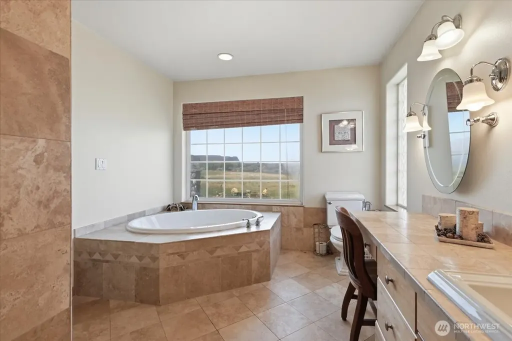 55212 Bay Area Drive Electric City WA 99123