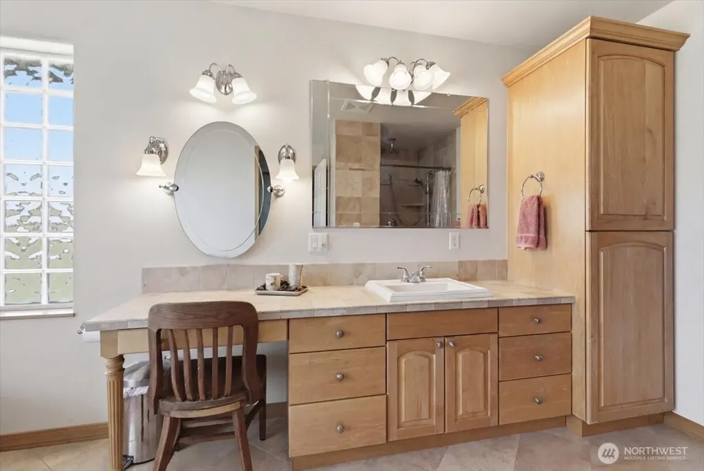 55212 Bay Area Drive Electric City WA 99123
