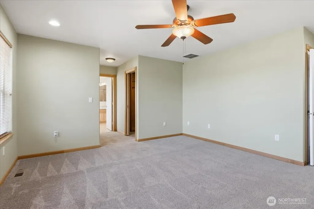 55212 Bay Area Drive Electric City WA 99123