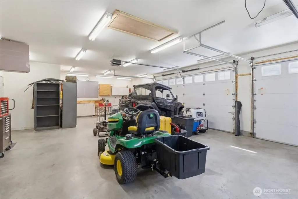 55212 Bay Area Drive Electric City WA 99123