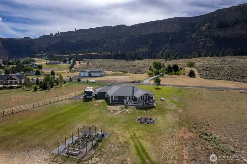 55212 Bay Area Drive Electric City WA 99123