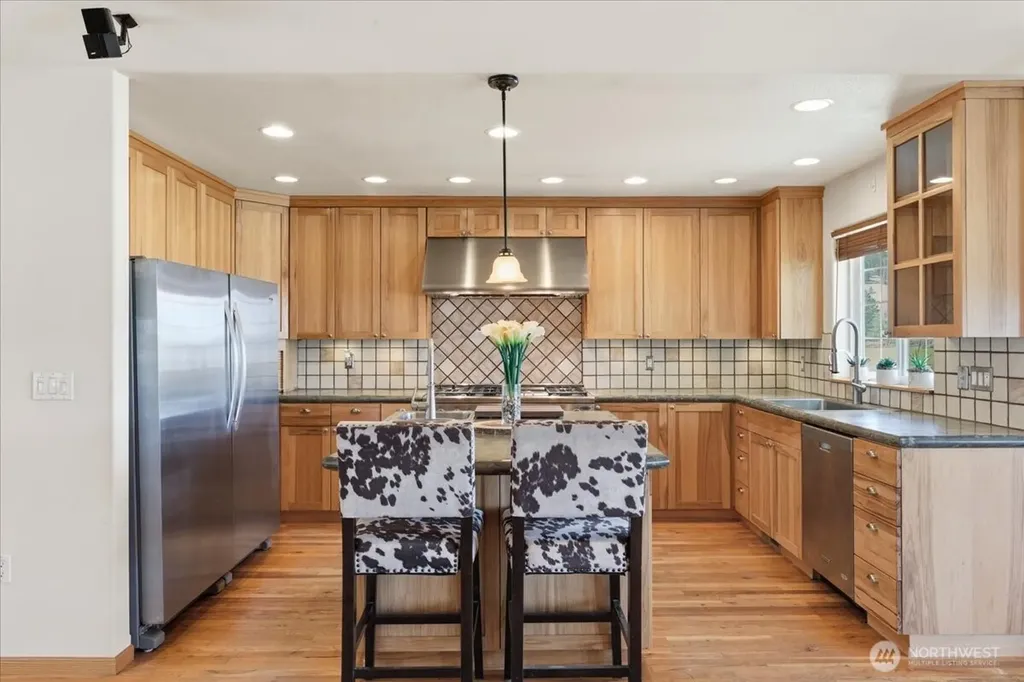 55212 Bay Area Drive Electric City WA 99123