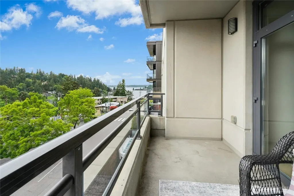 10000 Main Street Bellevue WA 98004