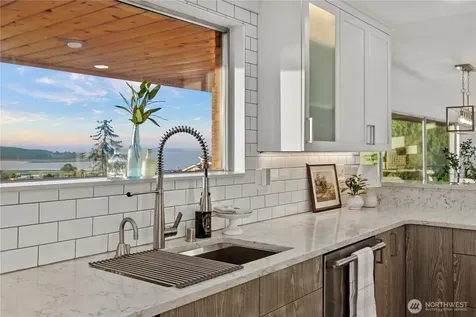 675 SW Franklin Court Oak Harbor WA 98277