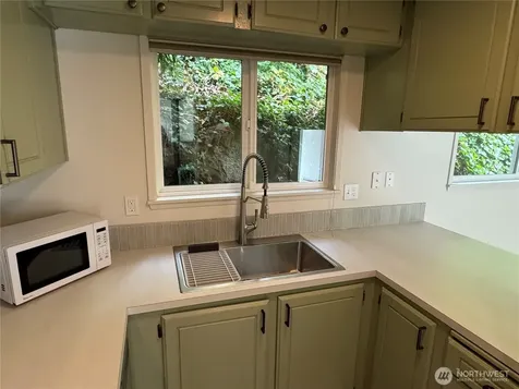 2945 76th Avenue SE Mercer Island WA 98040