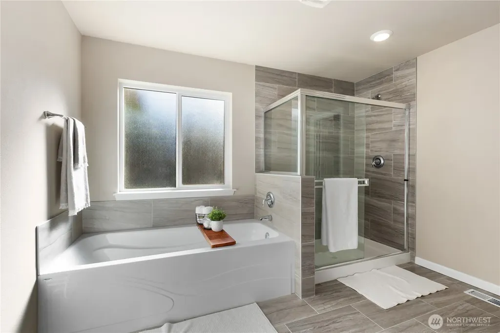 12005 SE 299th Place Auburn WA 98092