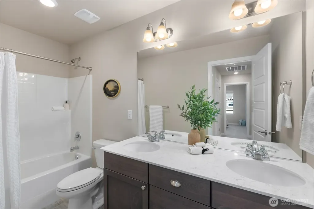 12005 SE 299th Place Auburn WA 98092