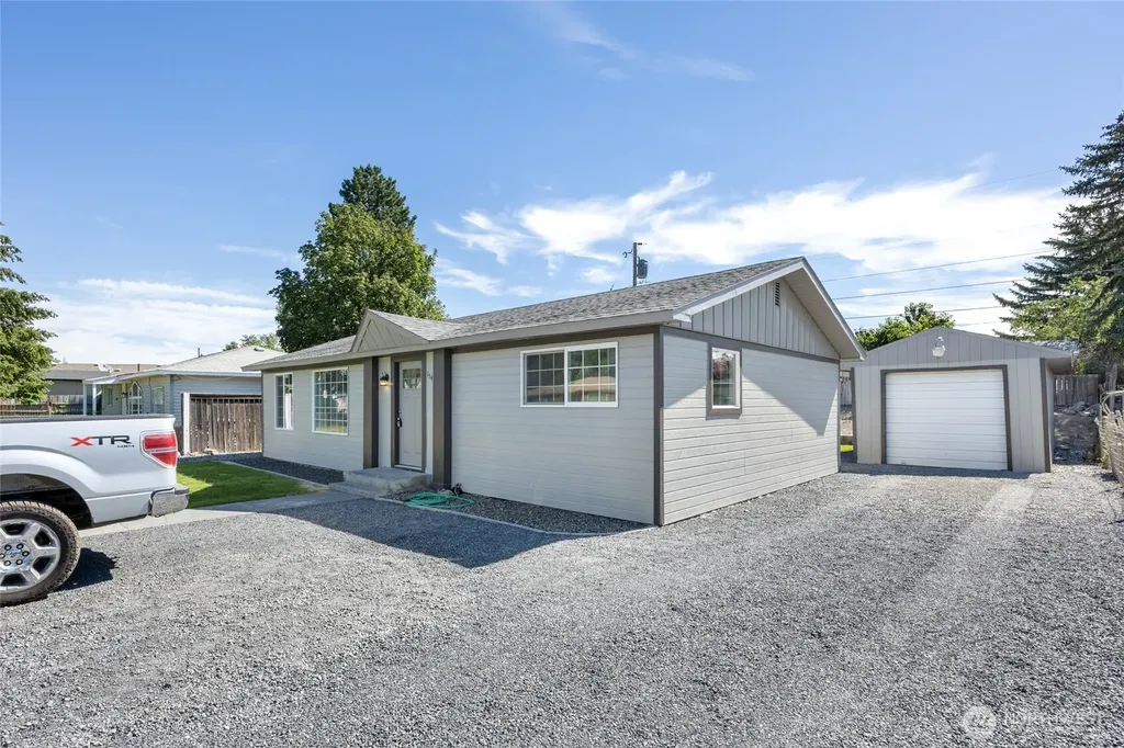 1545 Mary Street Moses Lake WA 98837
