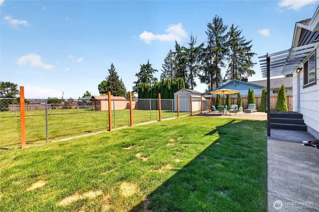 607 14th Street SW Puyallup WA 98371