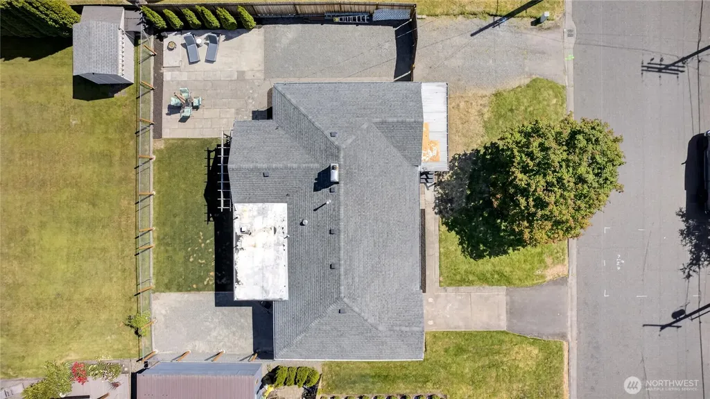 607 14th Street SW Puyallup WA 98371