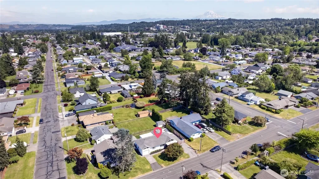 607 14th Street SW Puyallup WA 98371