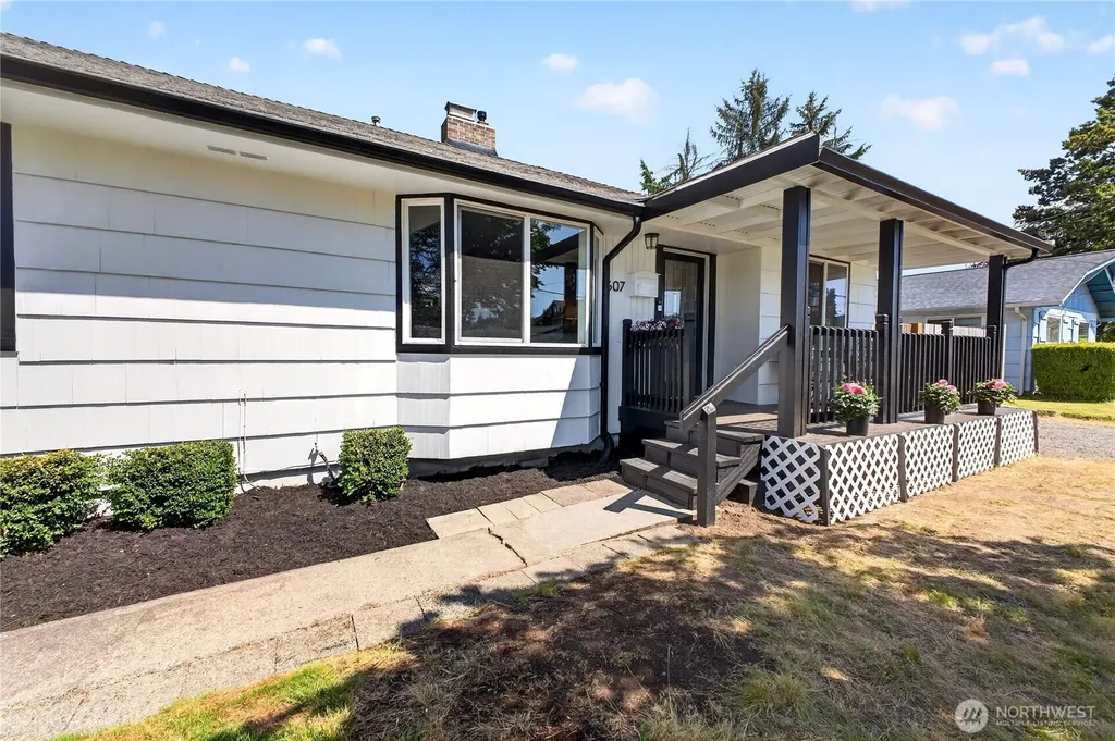 607 14th Street SW Puyallup WA 98371
